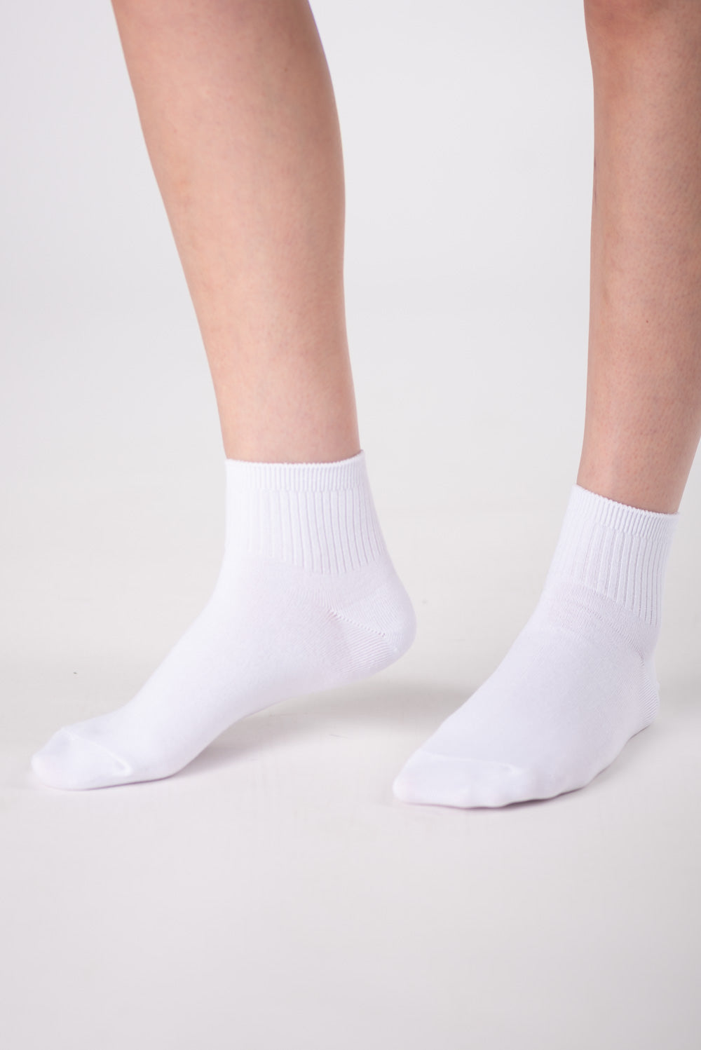 Ladies' 2-Pack Micro Crew Length Bamboo Socks - White