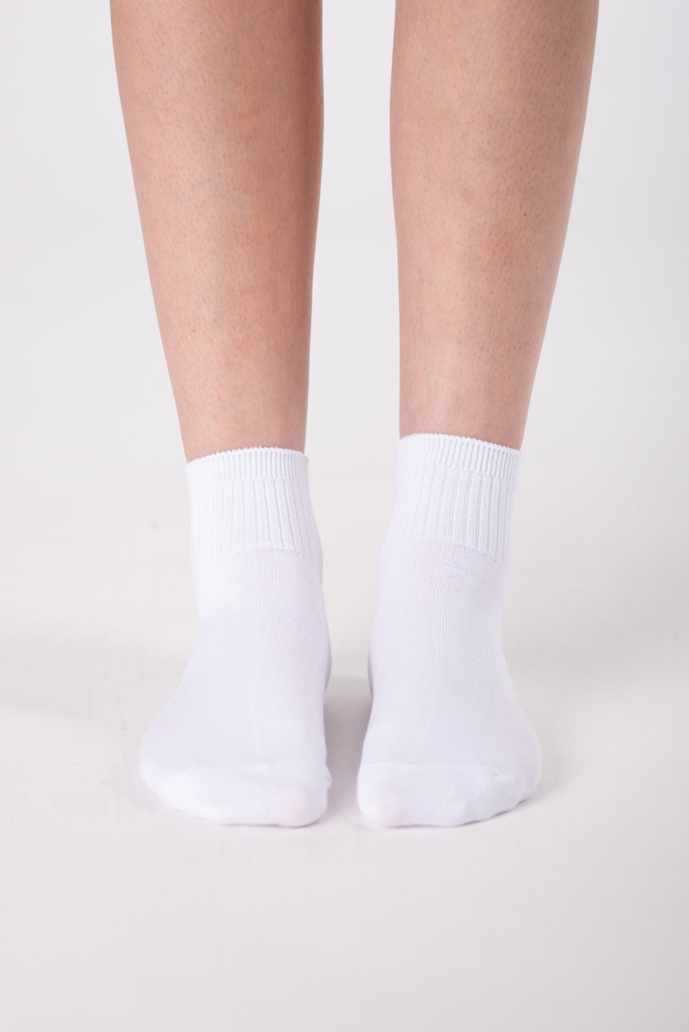 Ladies' 2-Pack Micro Crew Length Bamboo Socks - White