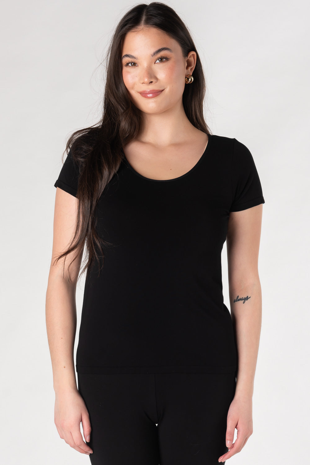 Lia Seamless Bamboo Short Sleeve Tee - Black - Terrera