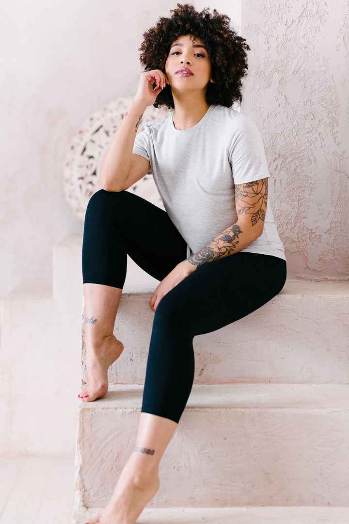 Suri Capri Bamboo Leggings - Black - Terrera