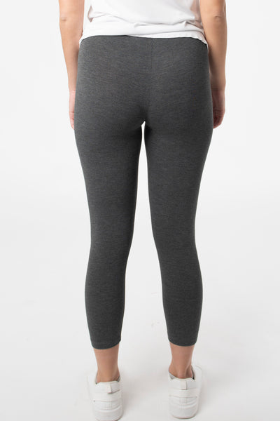 Eco-friendly Suri Capri Leggings from Terrera, featuring soft bamboo fabric and a trendy capri cut casual wear. 