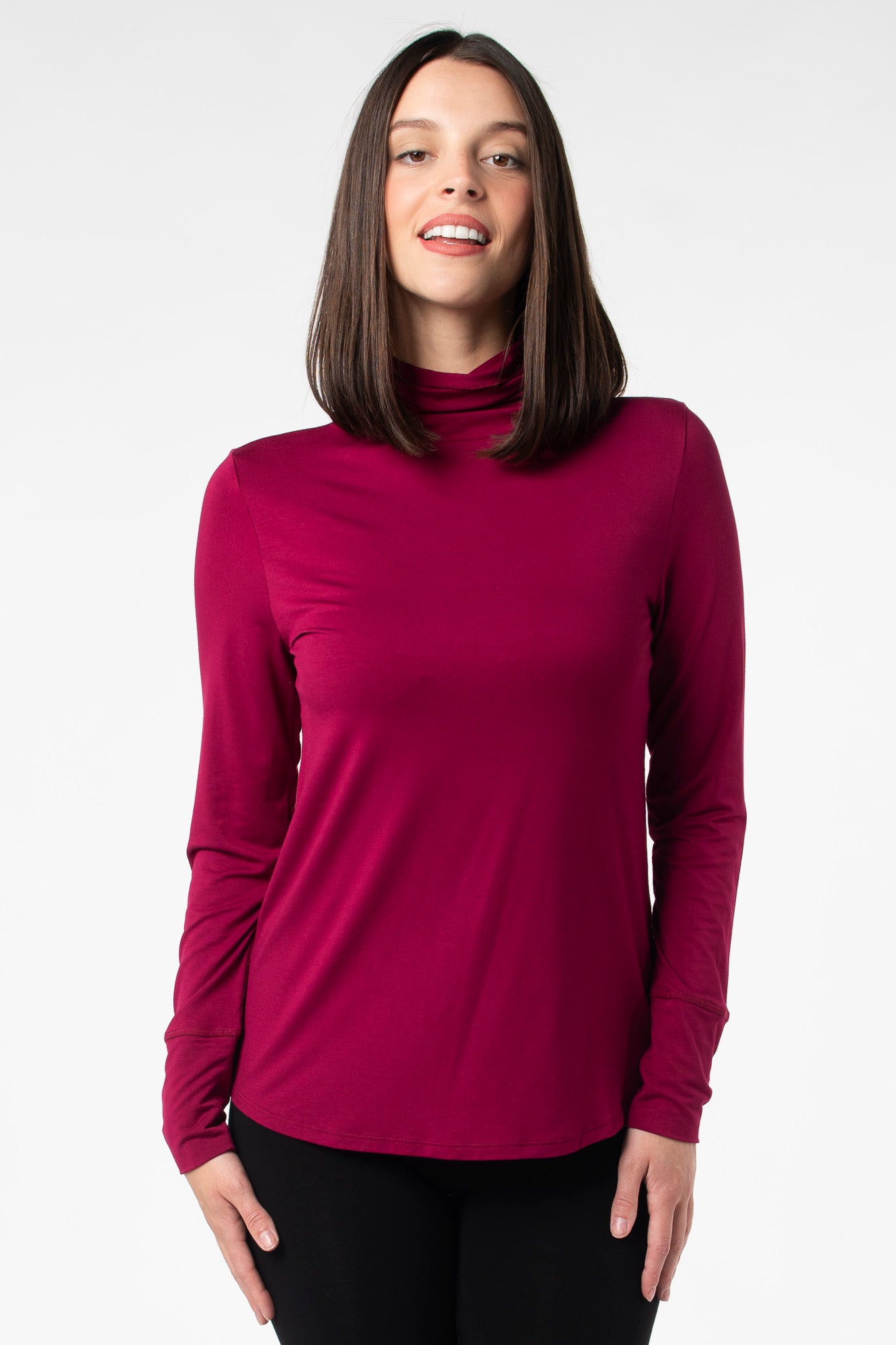 Bamboo funnel-neck, long sleeve shirt made of sustainable fabric for sensitive skin. 