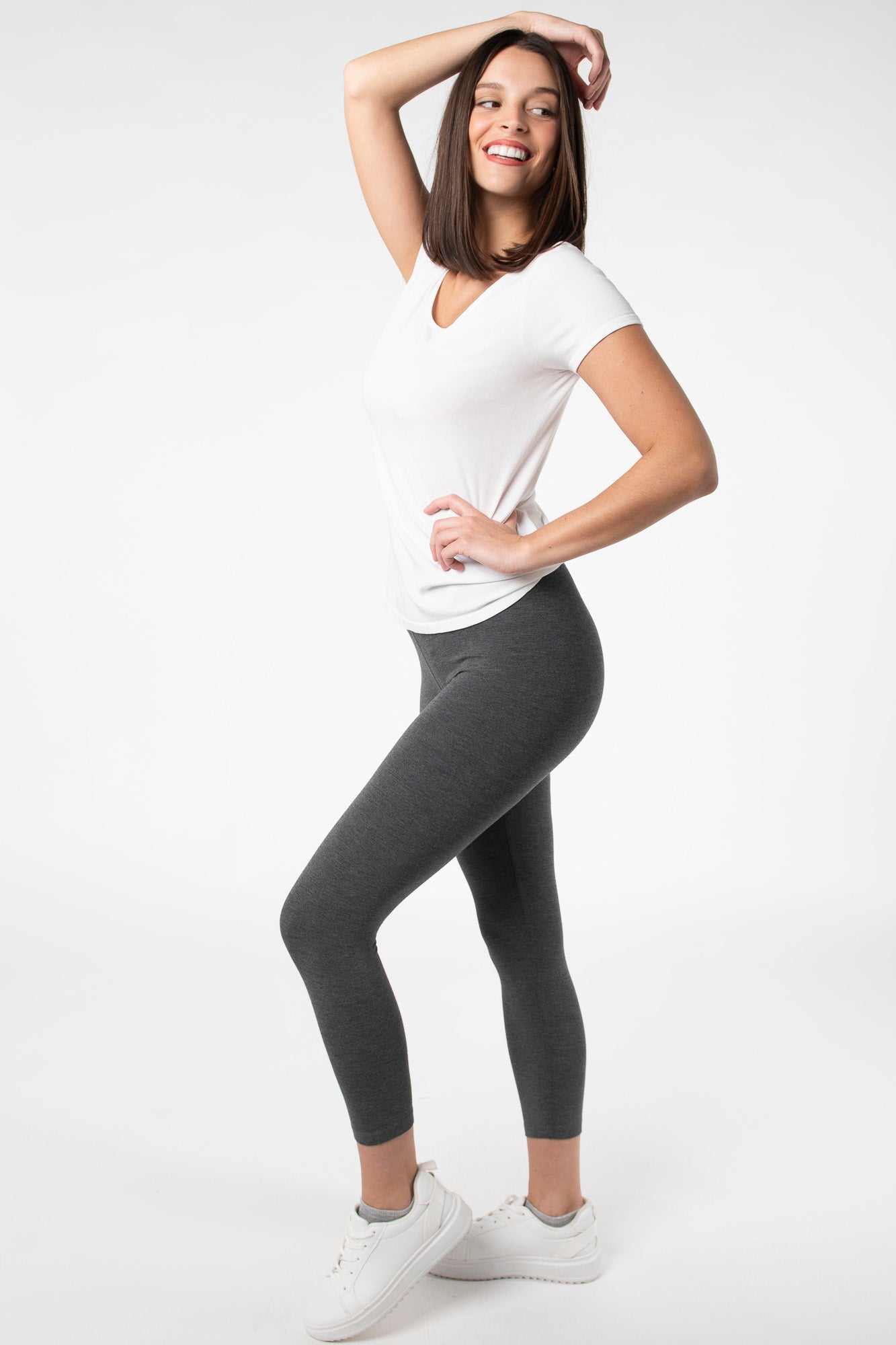 Terrera Suri Capri Leggings made from sustainable bamboo material for a perfect blend of fashion and comfort. 