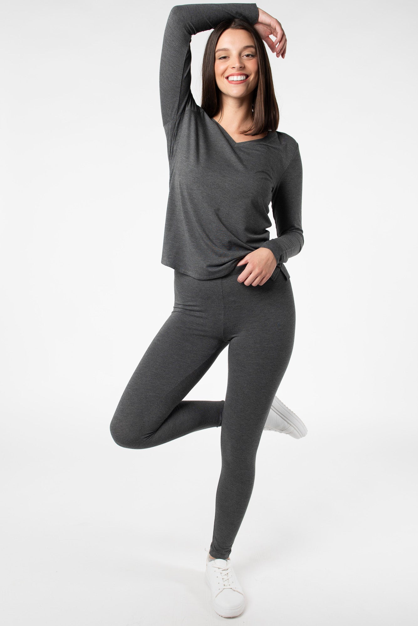 Terrera Suri Leggings made from luxuriously soft bamboo fabric, featuring a sleek design and breathable material for a comfortable, sustainable fashion option. 