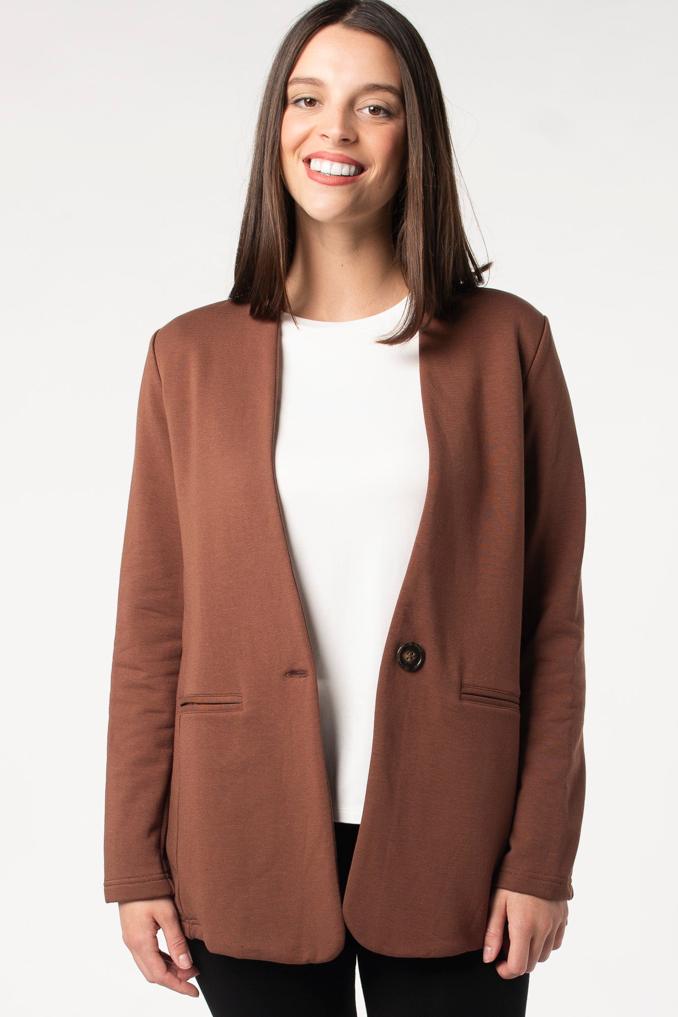 Terrera Ophelia Collarless Blazer in a sleek, modern design, featuring sustainable bamboo fleece fabric that’s eco-friendly. 