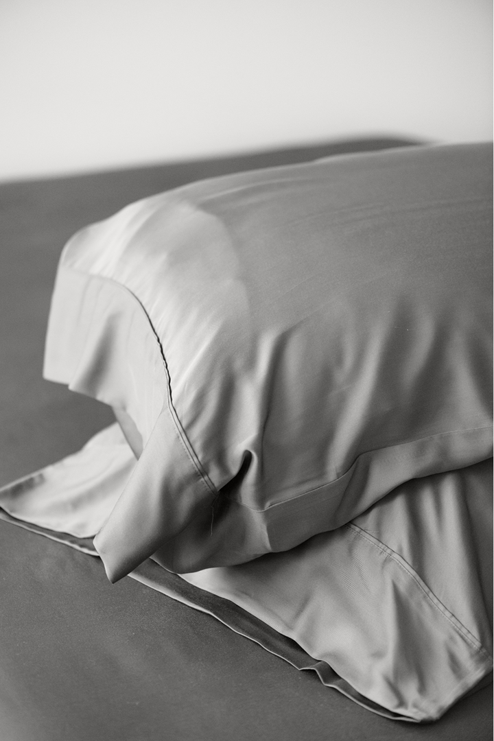 Pillowcase &amp; Fitted Sheet Bundle - Grey