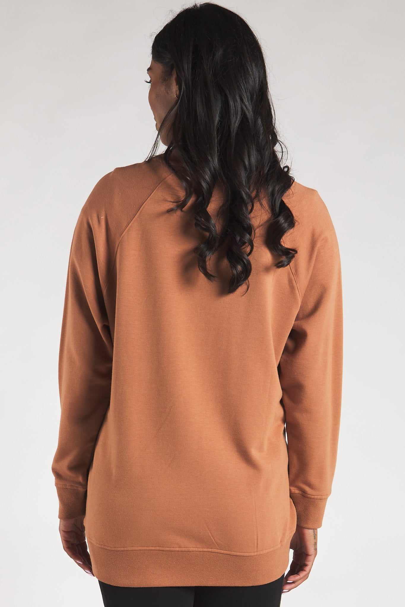 Back view of the Terrera bamboo fleece button-up cardigan in brown.