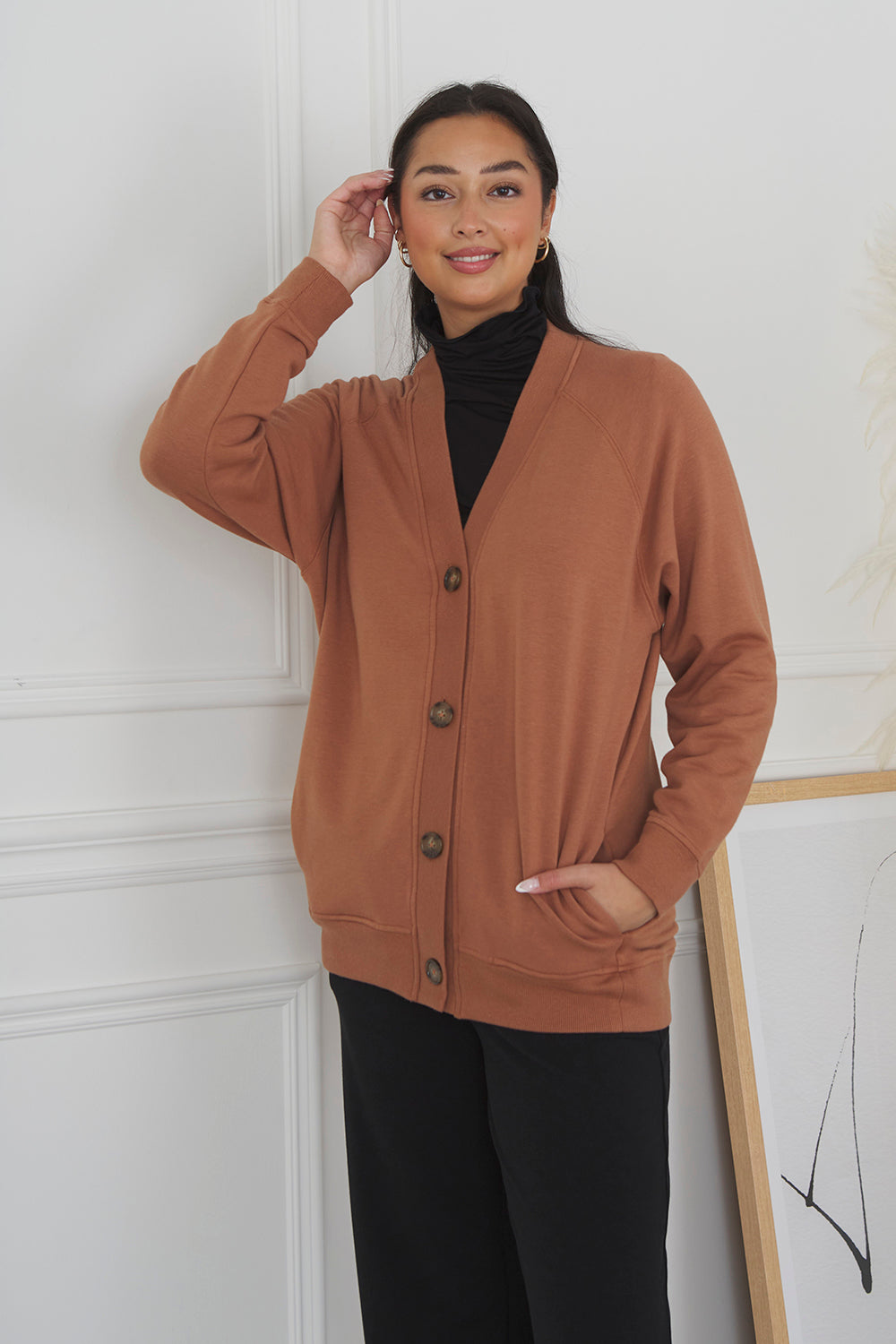 Women’s soft and luxurious bamboo cardigan sweater in the colour Warm Brown made by Terrera.