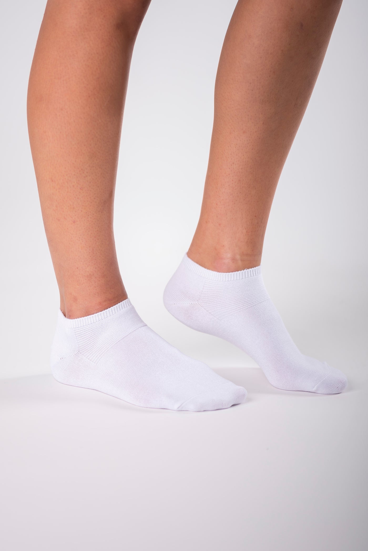 Ladies' 2-Pack Ankle Length Bamboo Socks - White