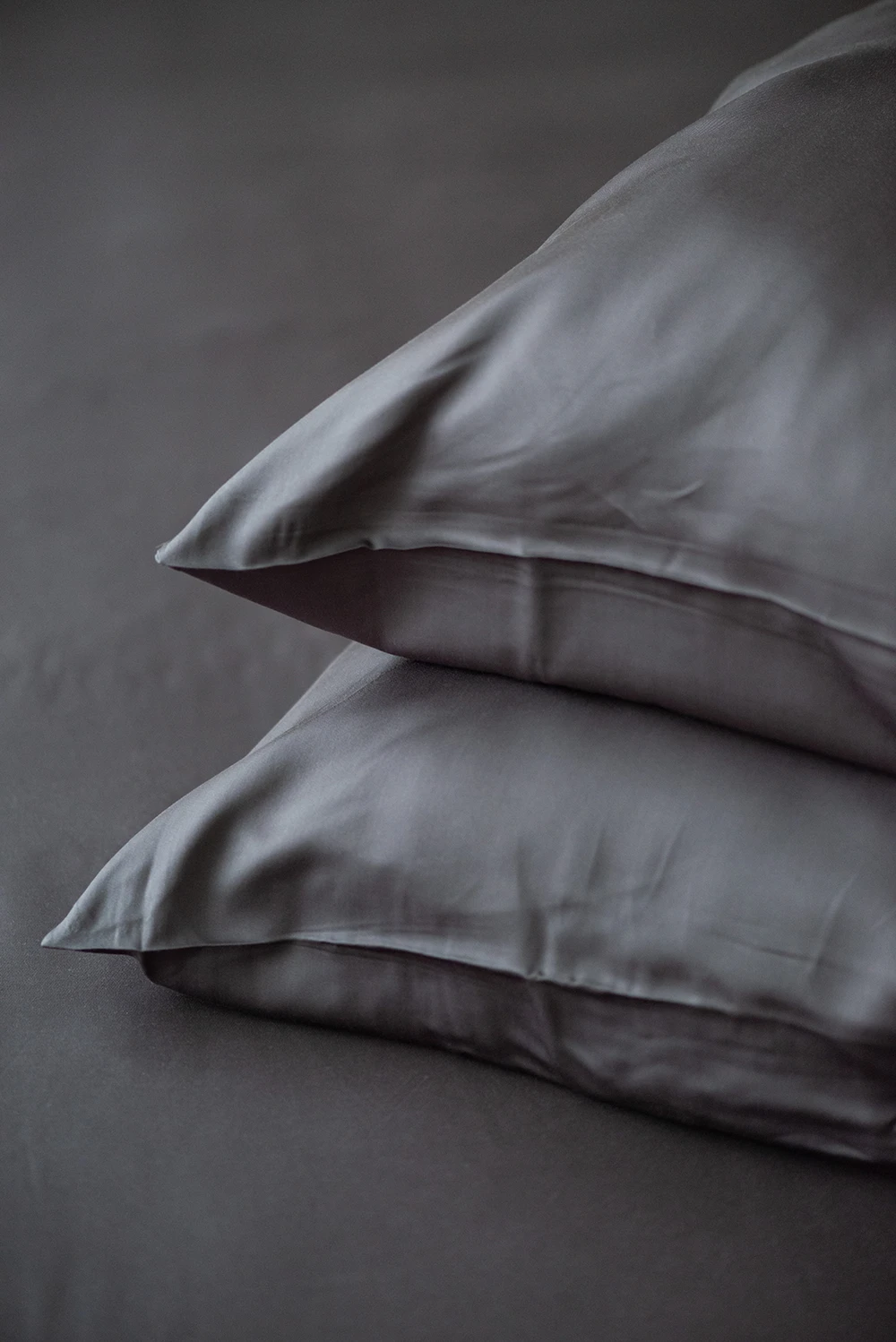 100% Bamboo Pillowcase in Charcoal